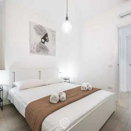 Crystal Waters House Holiday home *